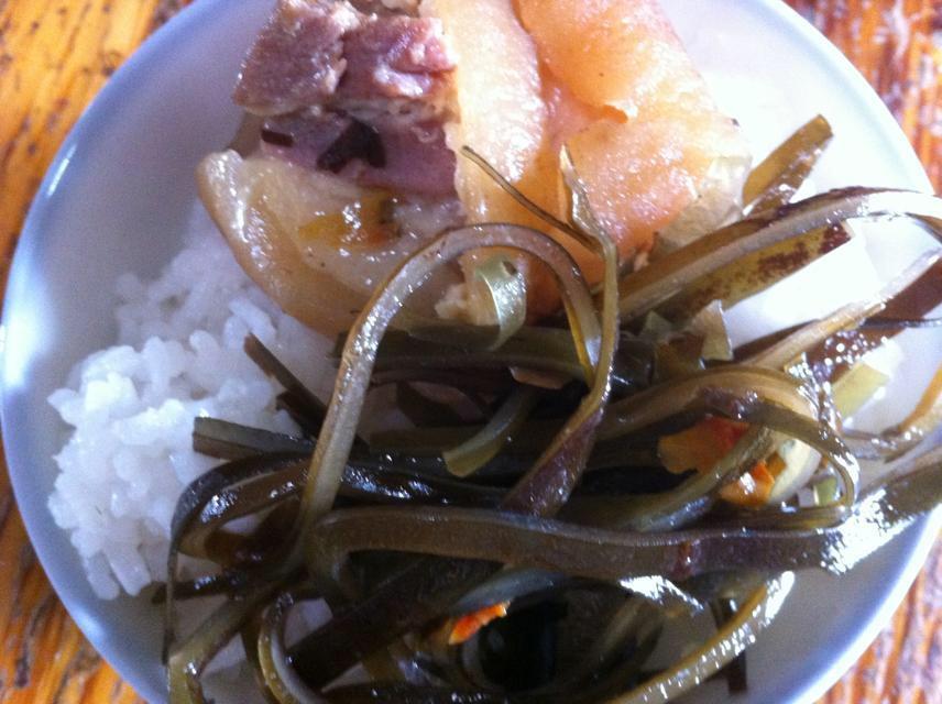 腊猪脚炖海带汤的做法