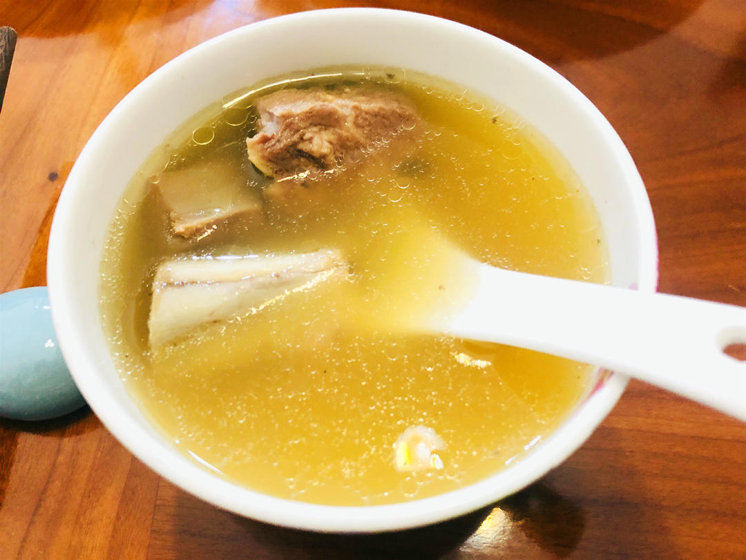 春夏护肝祛湿汤——鸡骨草煲猪骨汤的做法