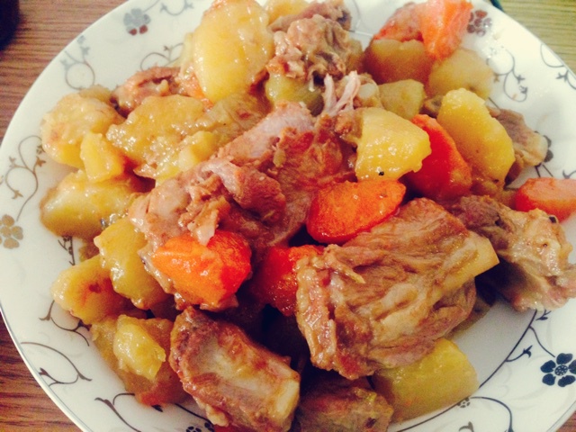 胡萝卜土豆炖排骨