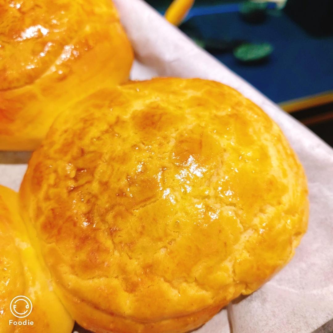 好吃到炸裂的港式菠萝包（附带制作酥皮的小视频）