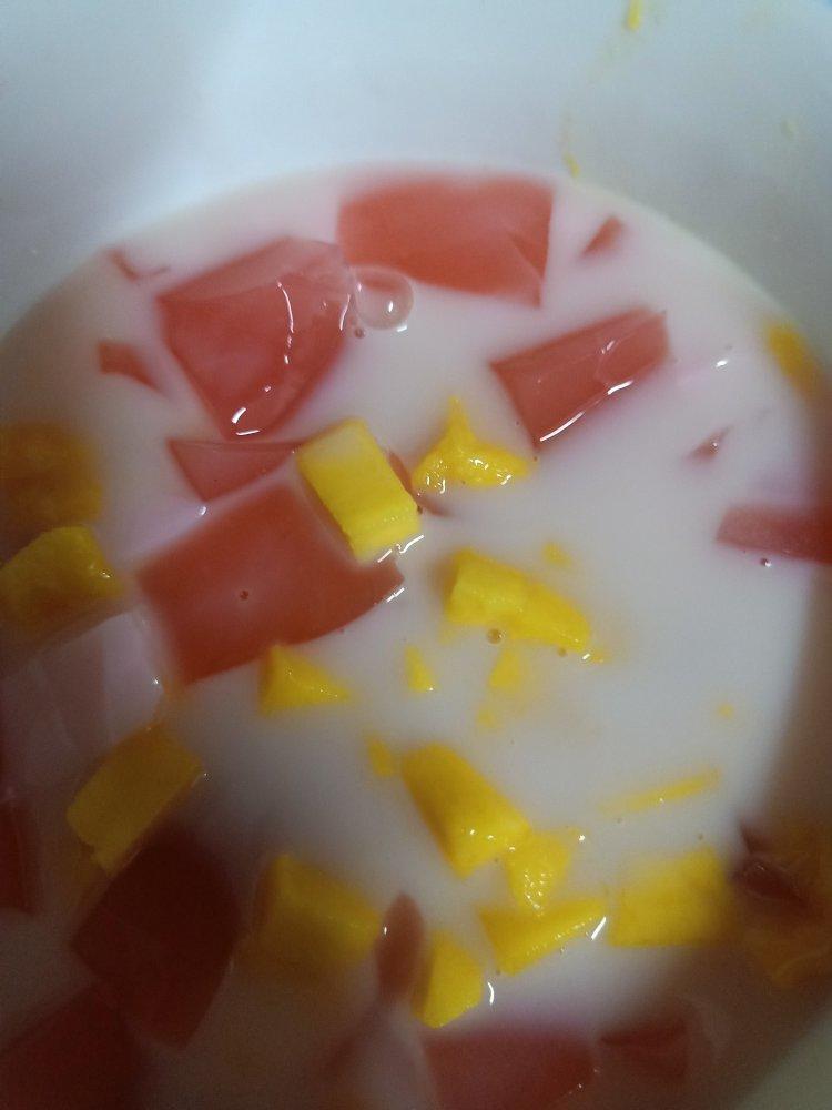 白凉粉版火龙果撞奶（夏天必备）