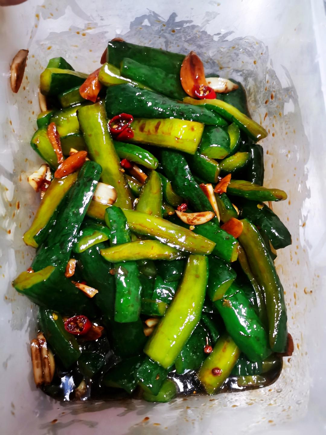 香辣脆爽!开胃又下饭的腌黄瓜