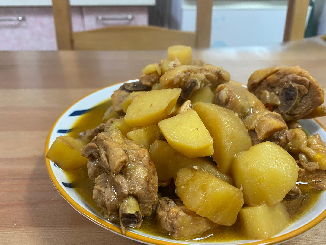 土豆炖鸡块