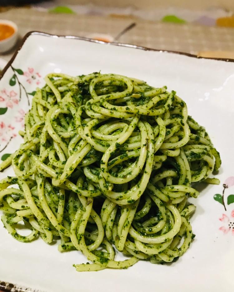 奶油菠菜青酱意大利面