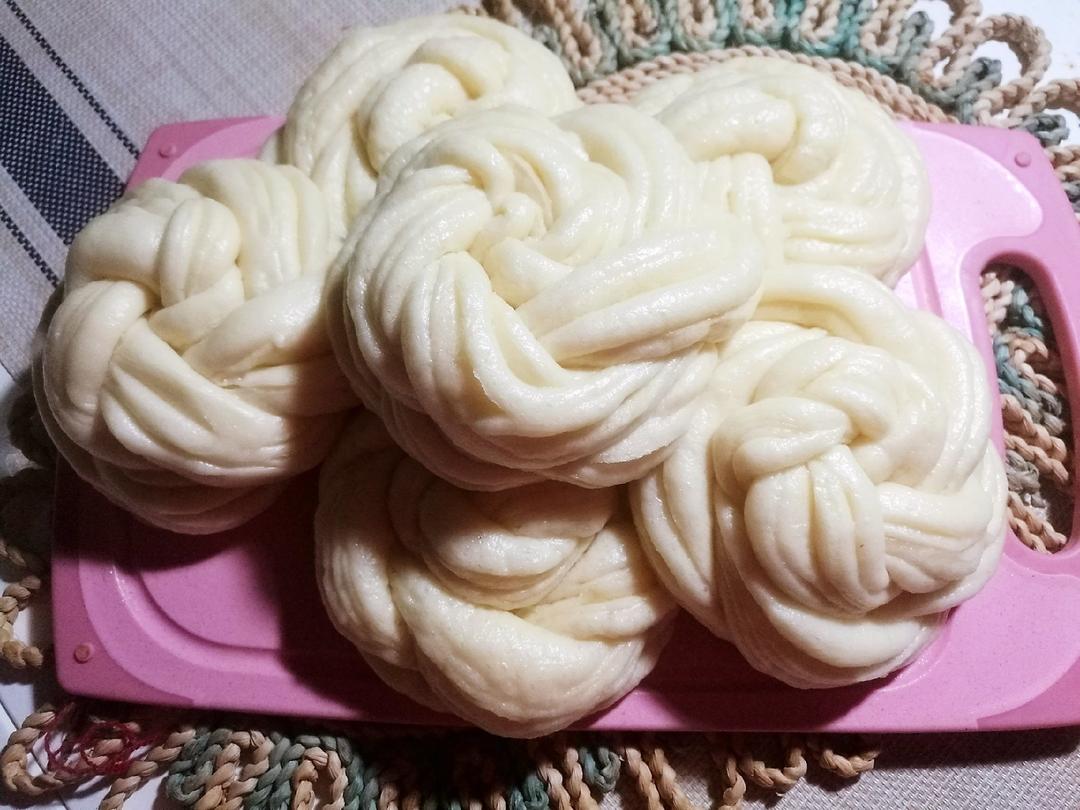 手把手教你蒸既简单又好看又好吃的花花朵🌺花卷（动图图解，一次发酵）
