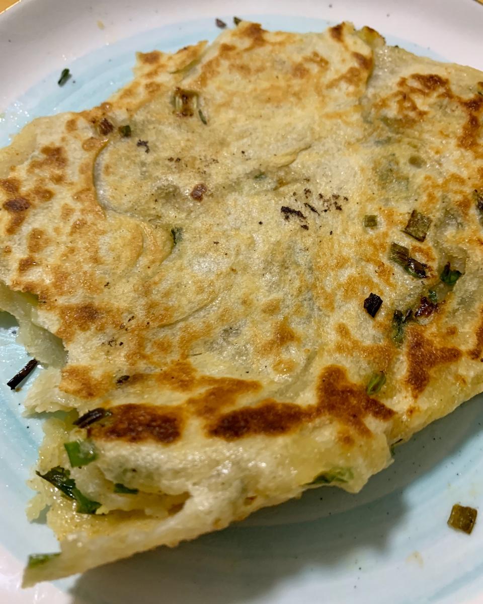 堂妈教你做飘香葱油饼