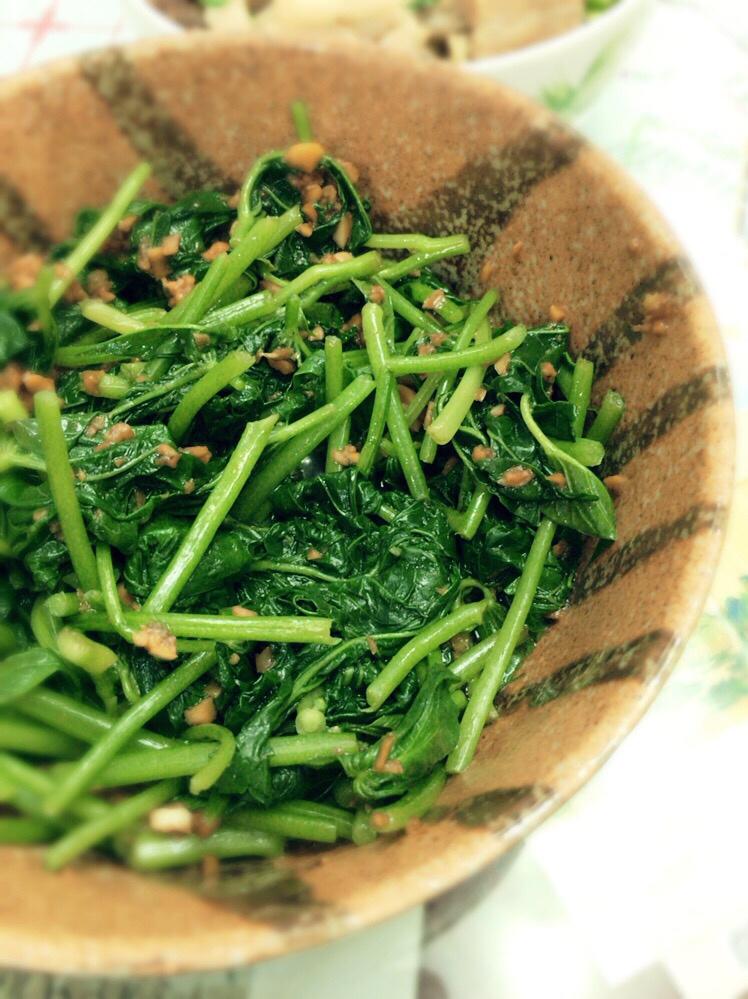 蒜蓉炒红薯叶