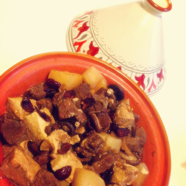 石榴栗子炖羊肉－摩洛哥传统塔吉锅菜谱