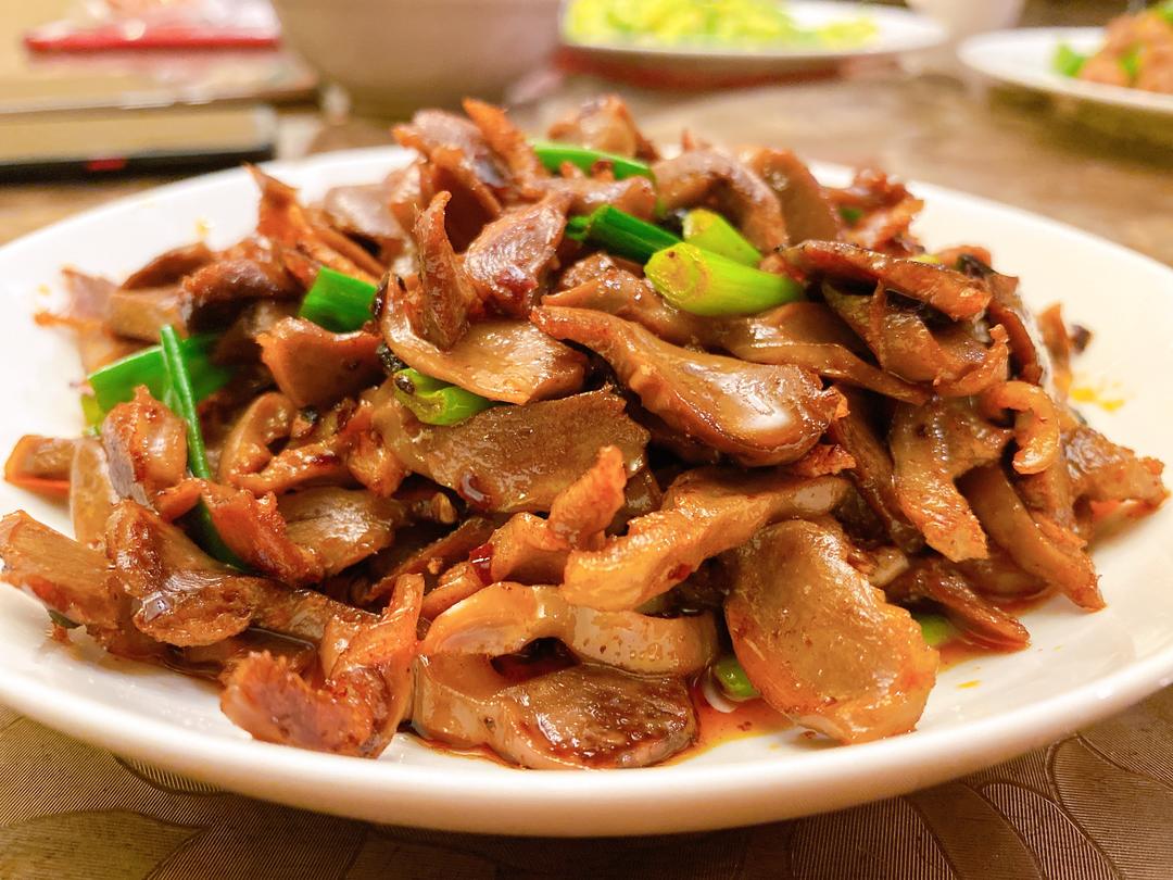 鸡胗炒老干妈辣酱