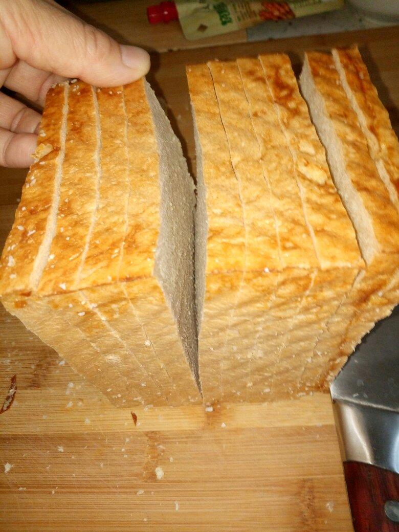 健身食谱-复杂碳水化合物-全麦面包