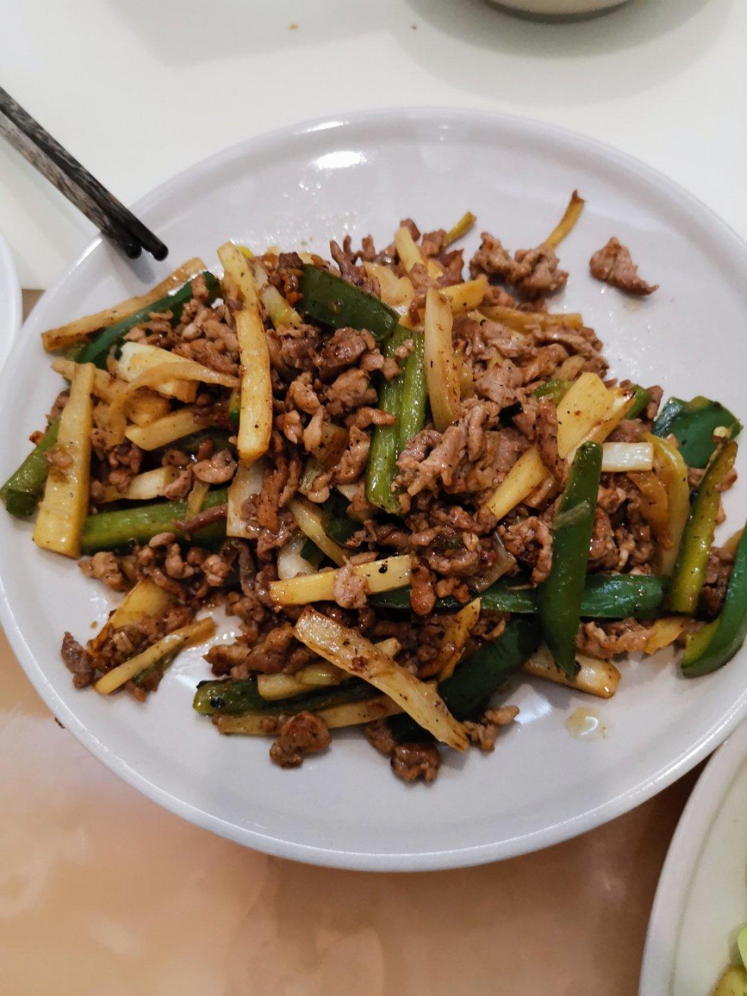 茭白青椒肉丝炒毛豆