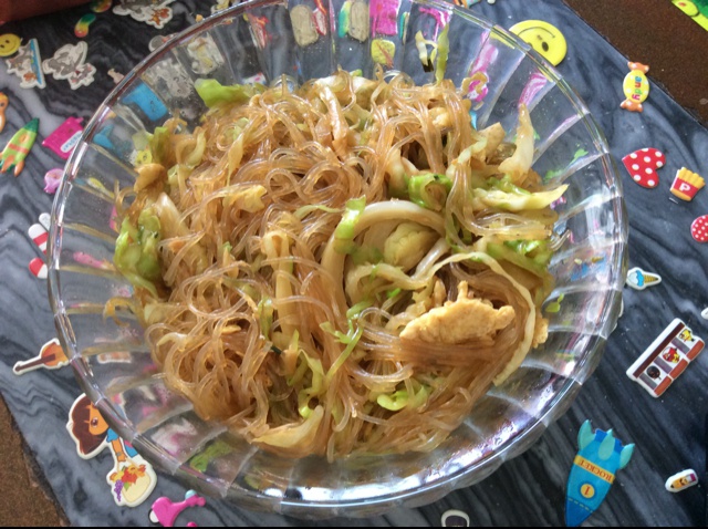 包菜粉丝炒鸡蛋