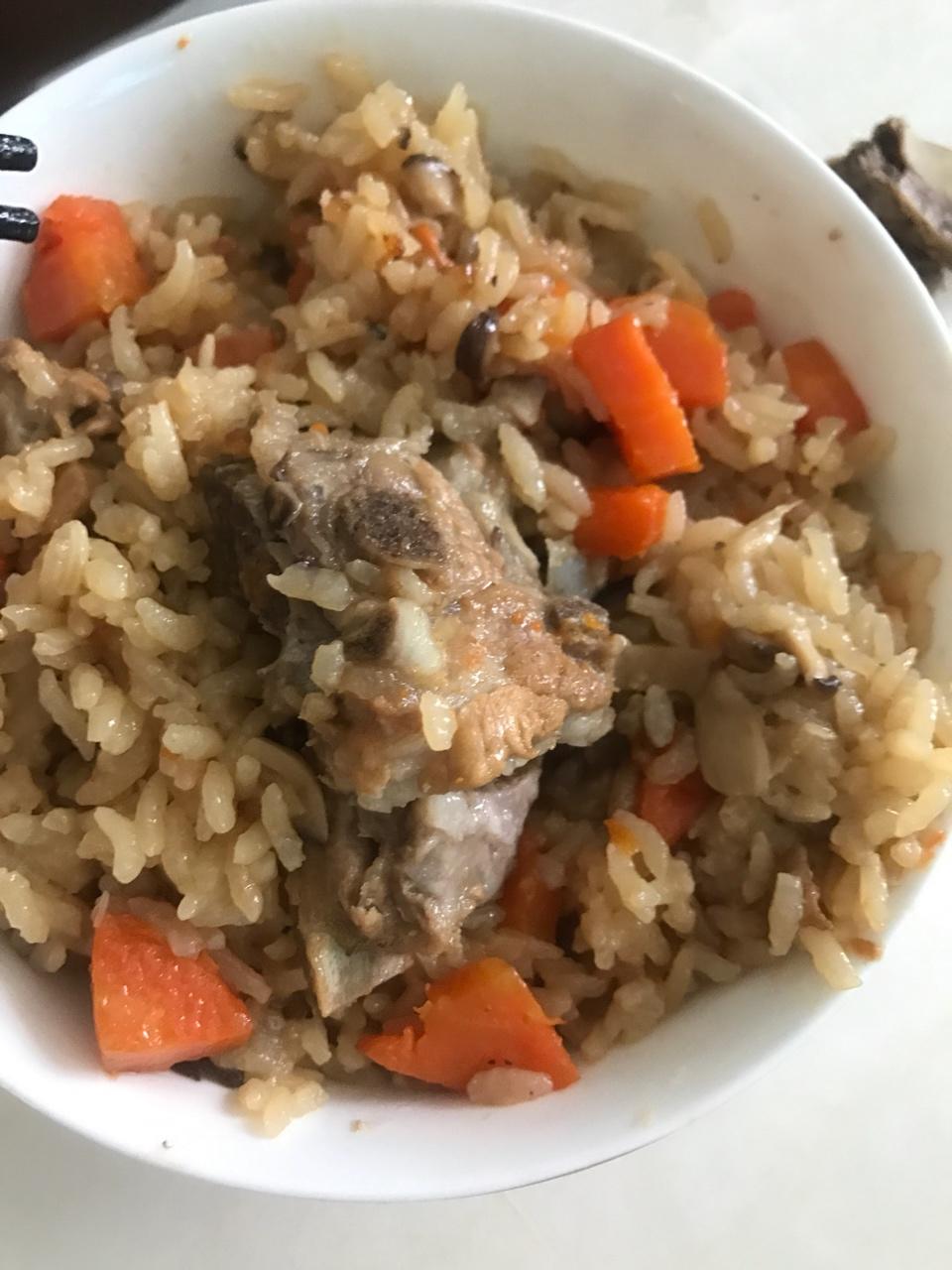 喷香排骨焖饭（爆好吃）