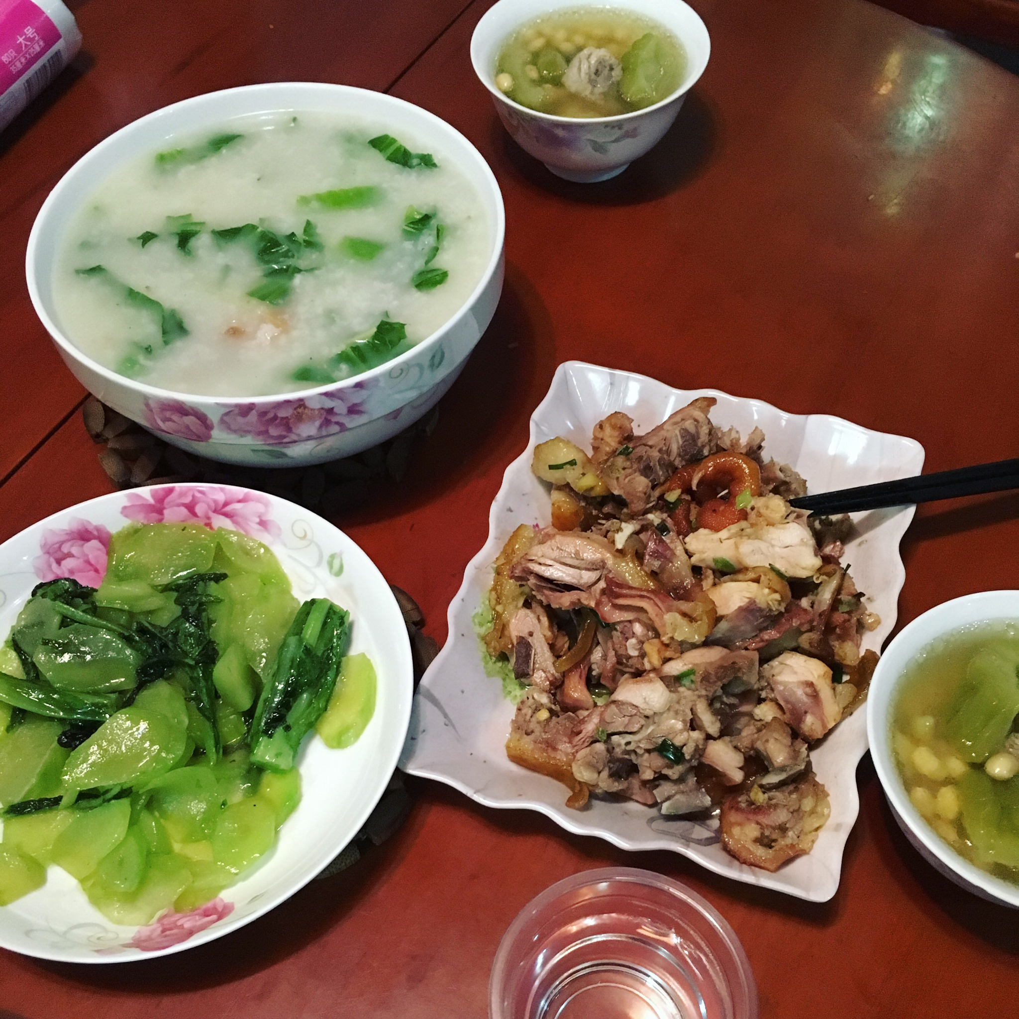 猪骨黄豆苦瓜汤