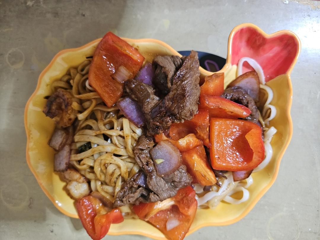 王繁星味牛肉虾仁拌面