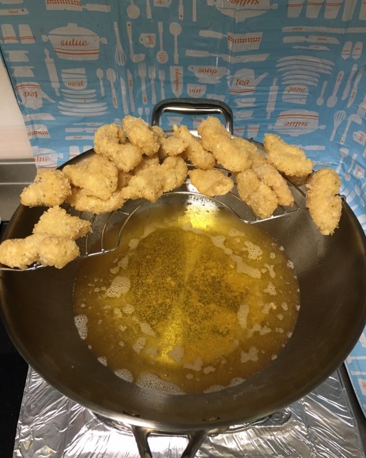 我认为龙利鱼（or巴沙鱼）最好吃的做法