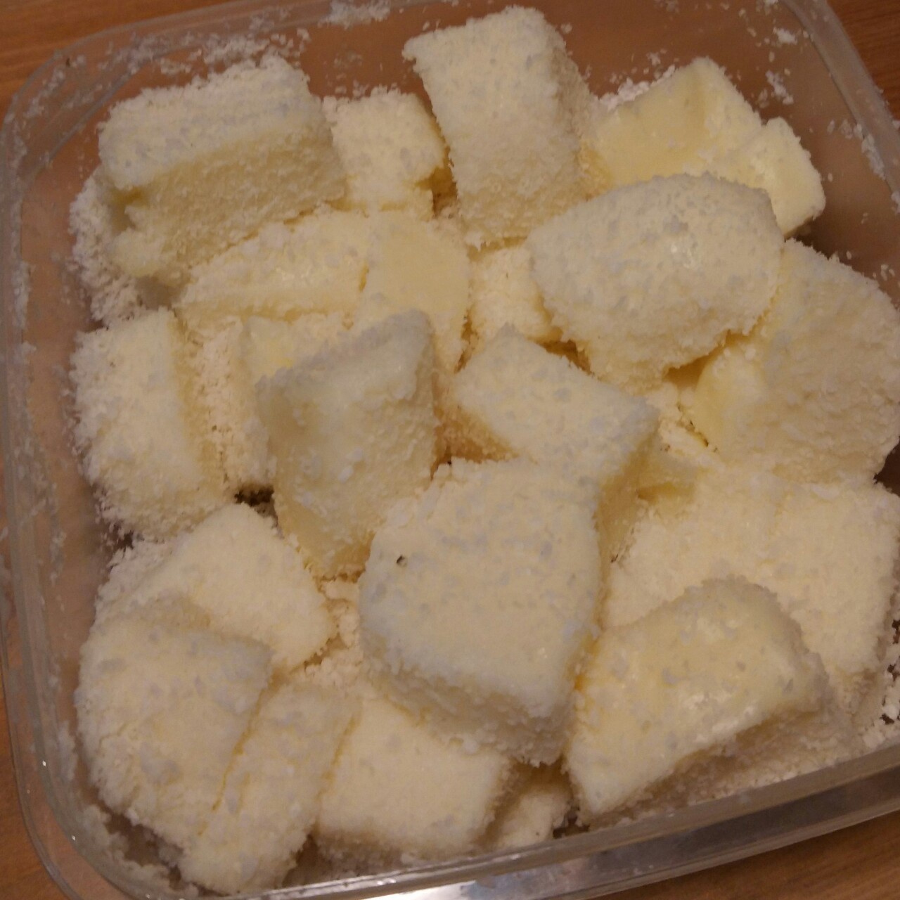 椰丝牛奶小方糕