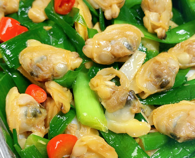 今日菜谱：蛤蜊肉炒韭菜的做法