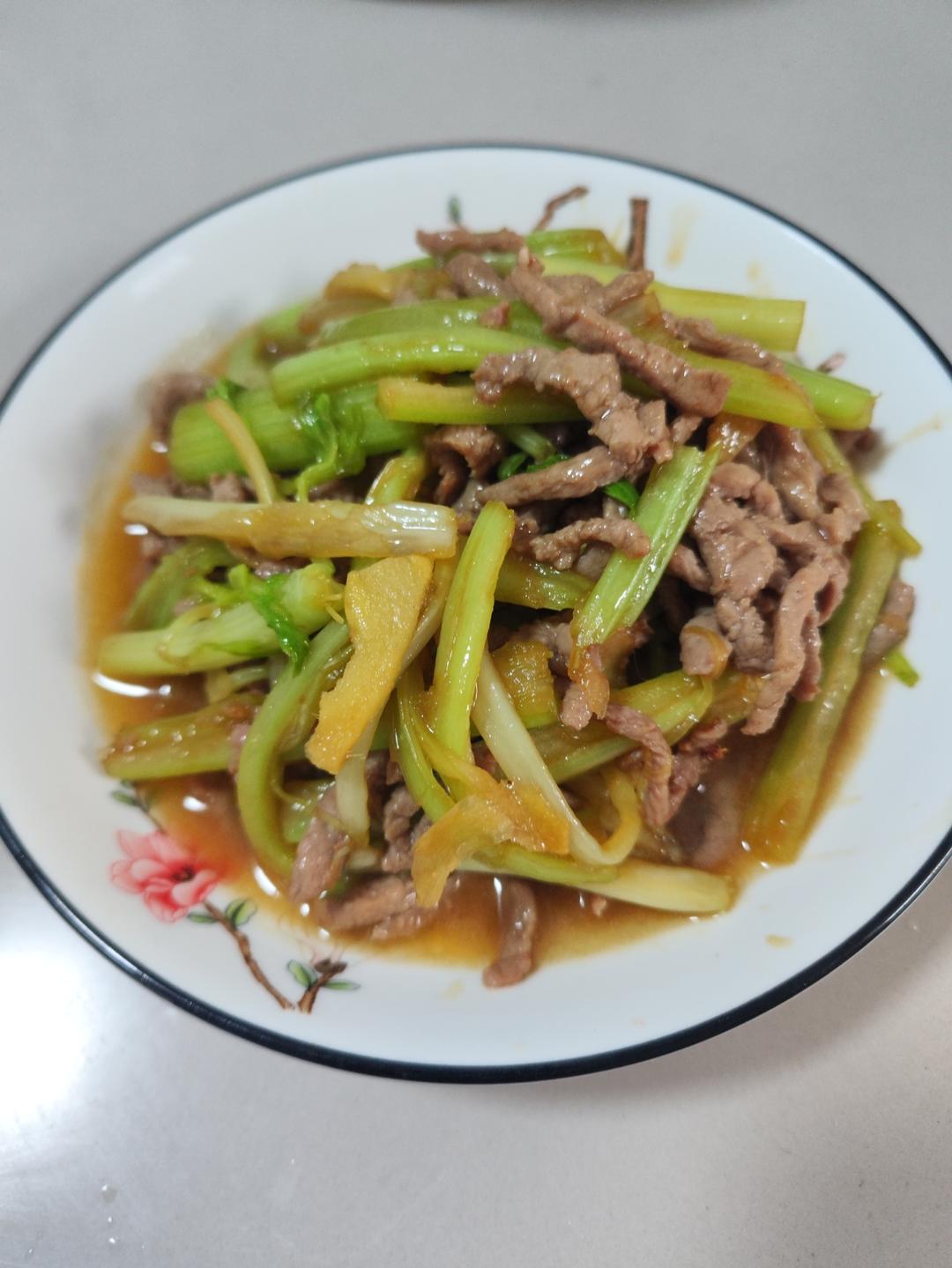芹菜炒肉