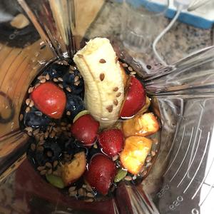 香蕉蓝莓山楂果昔的做法 步骤1