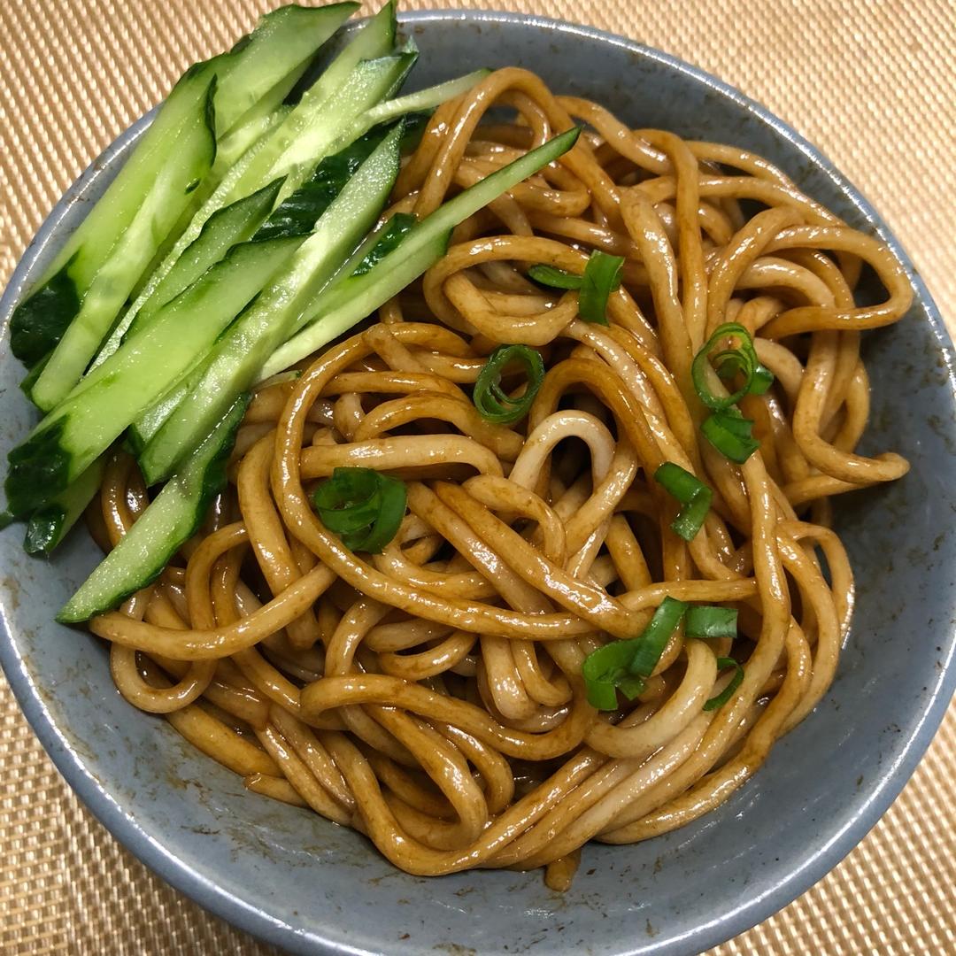 简单好吃的葱油面