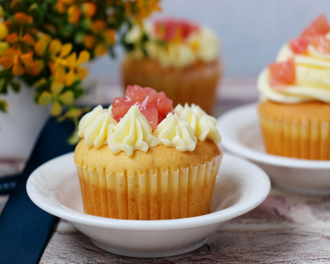 水蜜桃果酱小蛋糕—桃子季的粉红少女梦（内含桃子果酱的做法）的做法