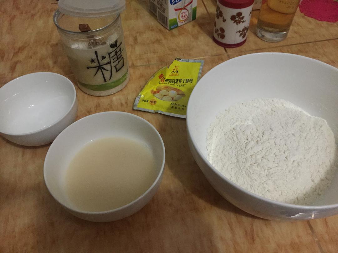 纯奶手撕吐司的做法 步骤1
