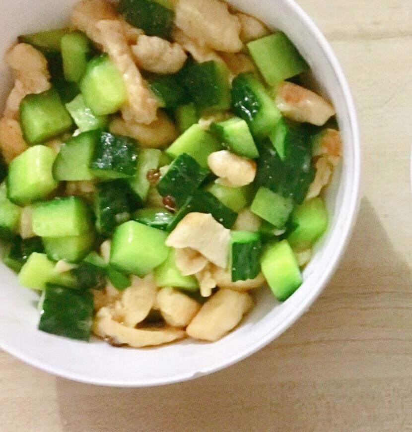 黄瓜鸡丁