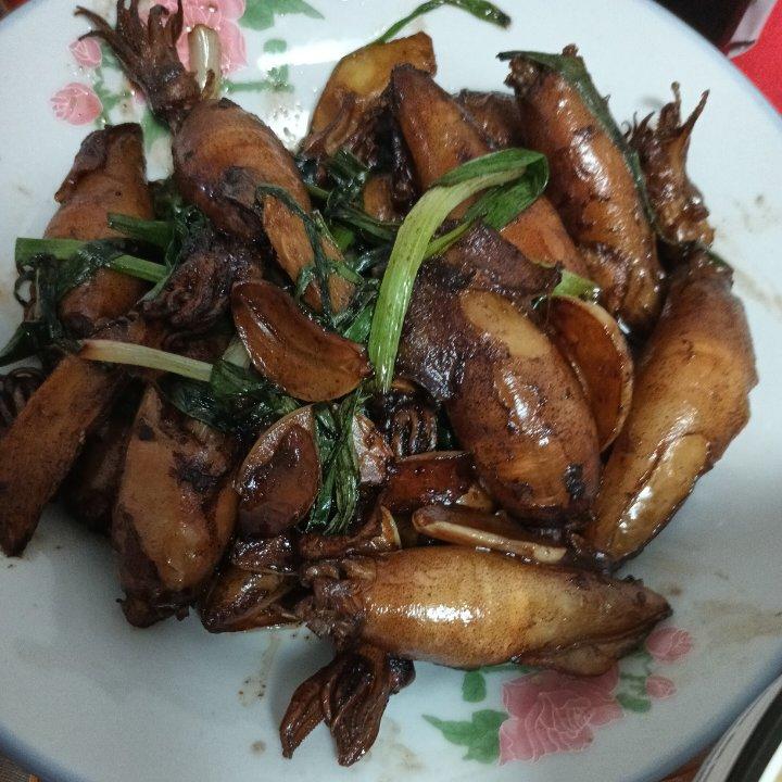 好吃到葱都吃光光的 葱爆小鱿鱼