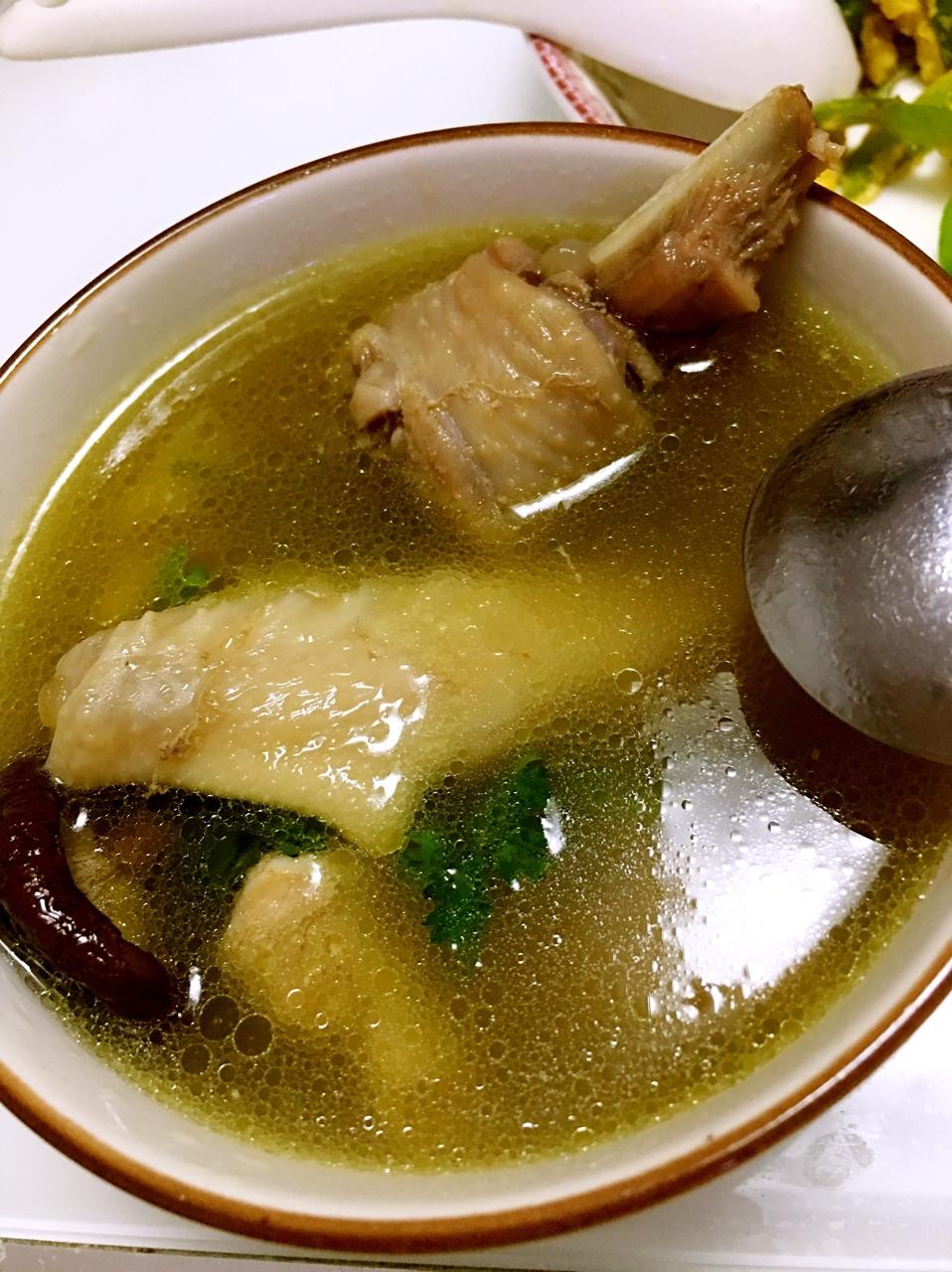 香菇炖鸡汤