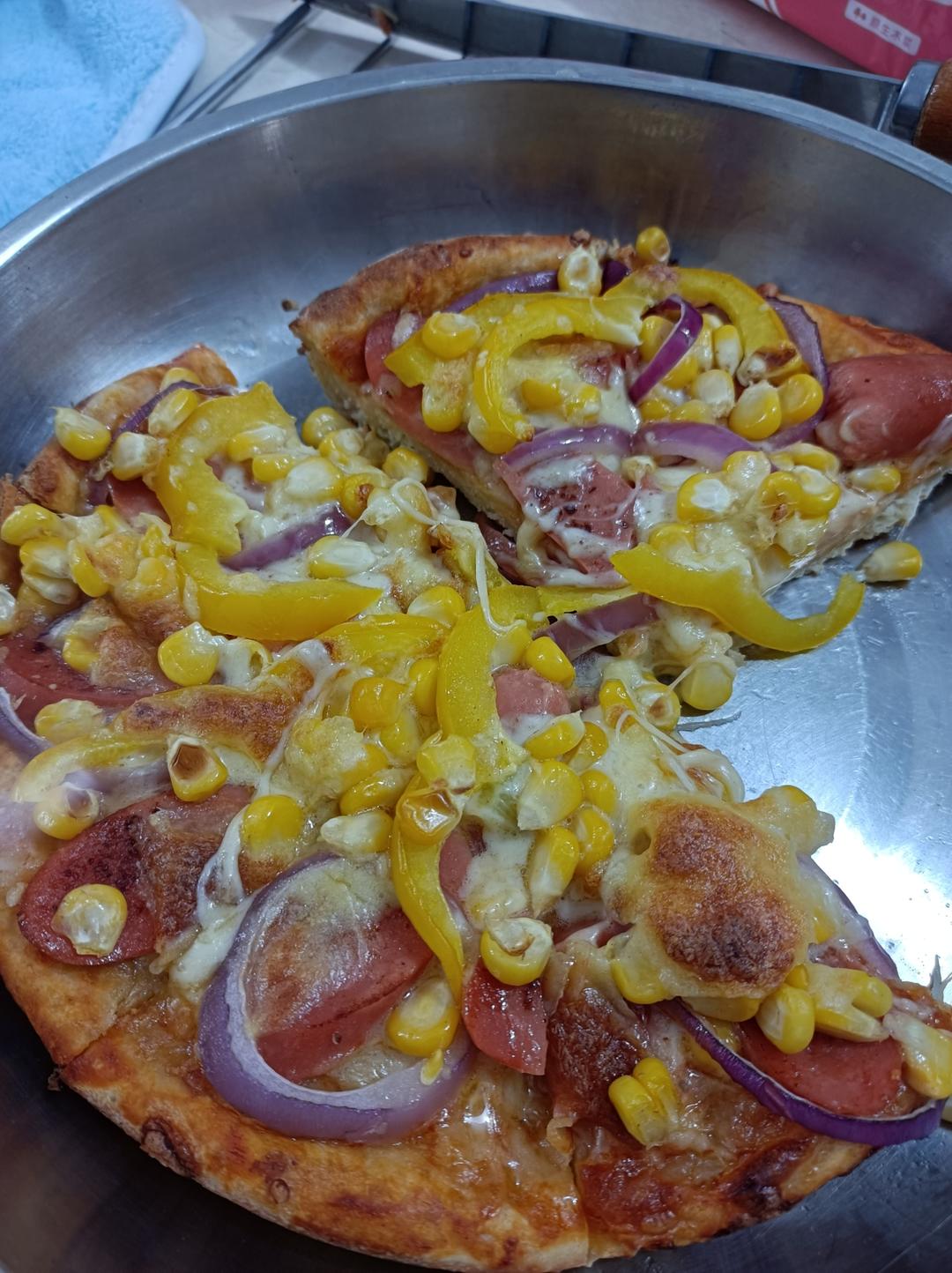 含宣软饼皮做法、自己在家也能做出馅料十足、超拉丝的美味诱人披萨