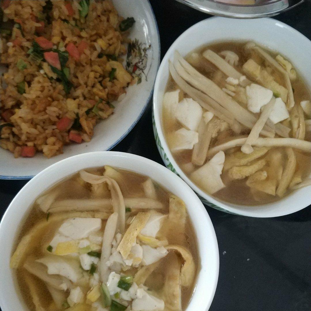 鲜美豆腐汤的简单做法