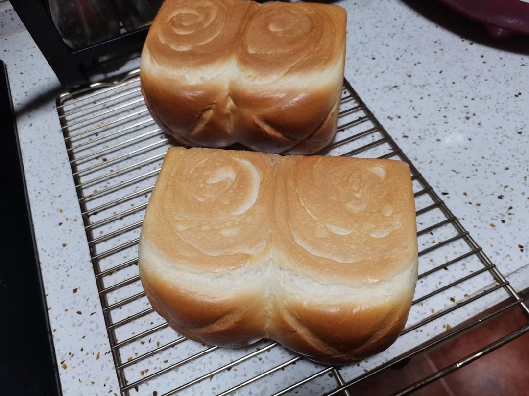 手撕炼乳吐司