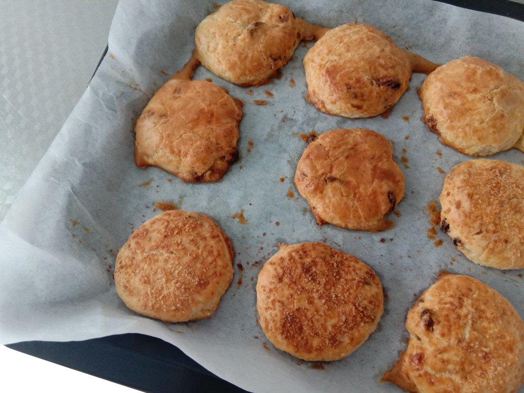 超级松软完美裂纹的司康-English scones