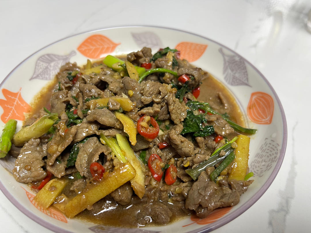 香菜炒牛肉，香辣下饭，爱吃香菜的朋友看过来，拌饭绝了