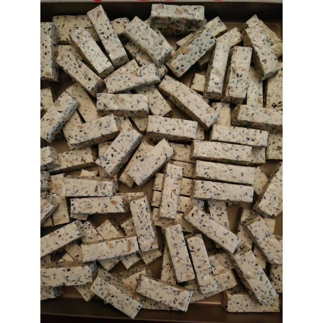 超详细TIPS—自制超美味牛轧糖（熬糖版），秒杀棉花糖版