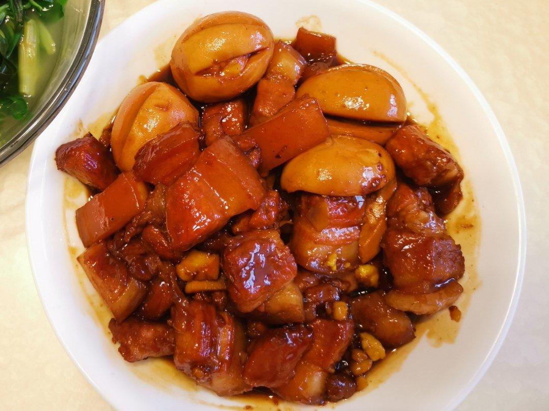 红烧五花肉（基本无佐料，顺道卤个蛋）