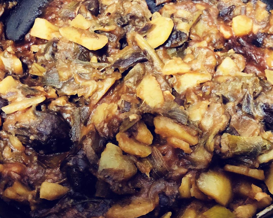 简易土豆炖茄子的做法