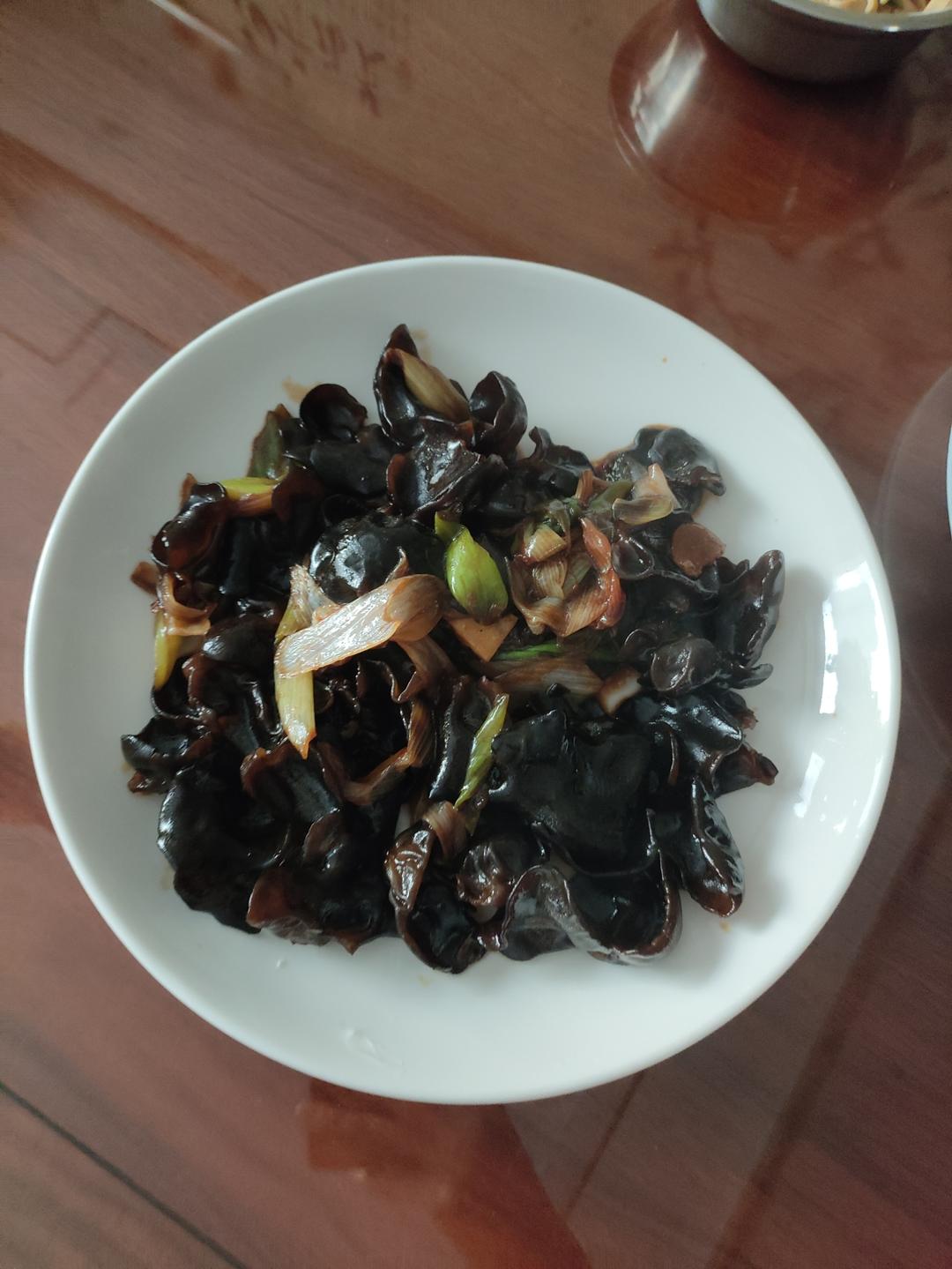 零基础快手菜_葱烧木耳