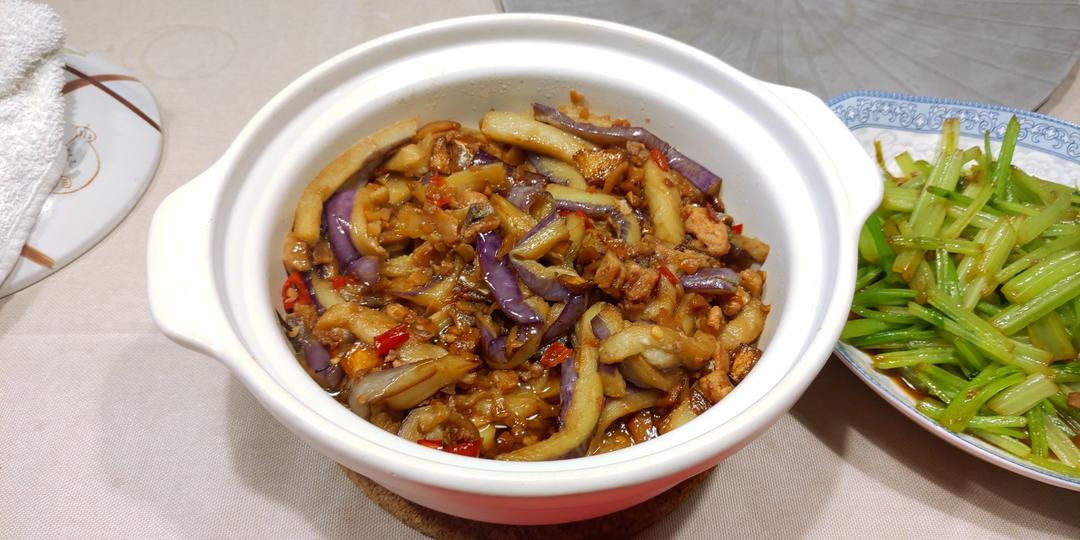 咸鱼茄子煲