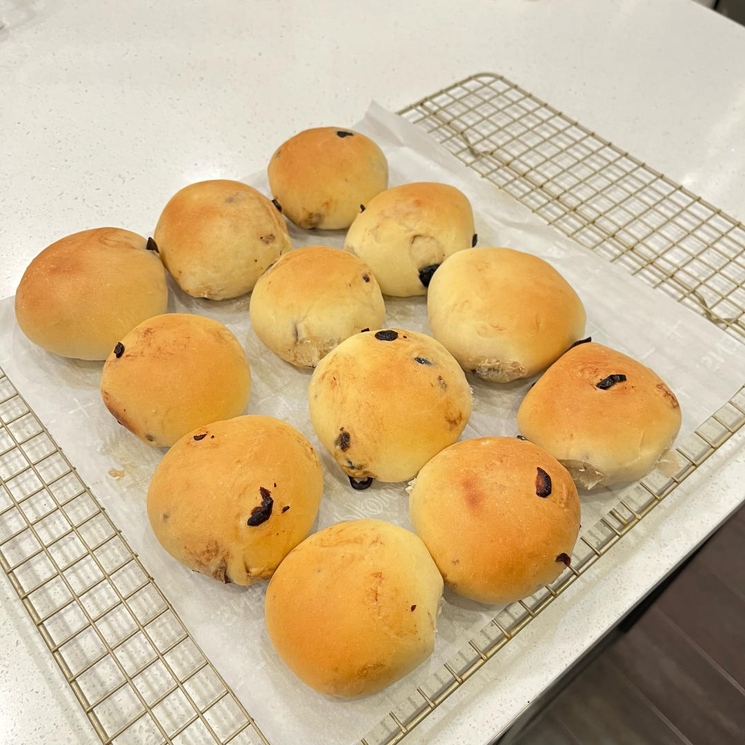 奶油奶酪馅蔓越莓甜面包