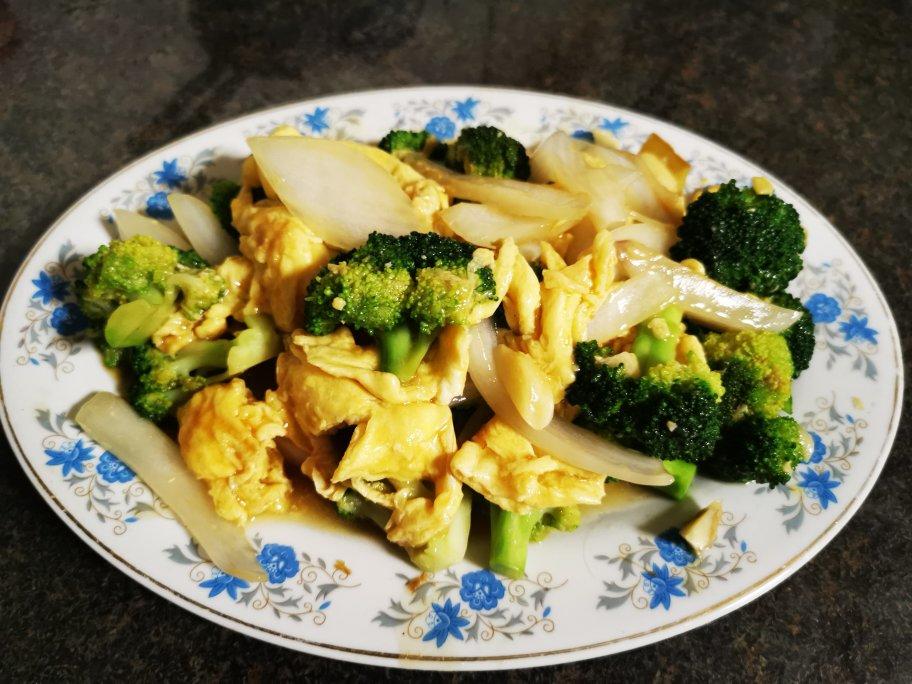 西兰花火腿炒鸡蛋