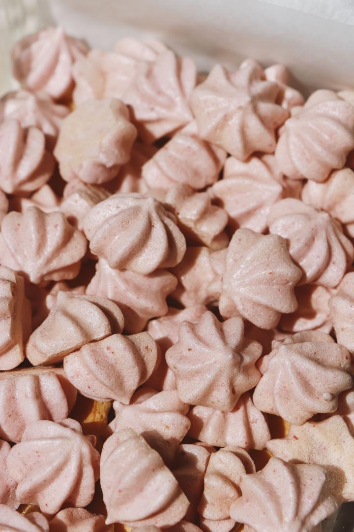 南星在这里啊做的草莓溶豆(不用翻拌无糖无奶粉)