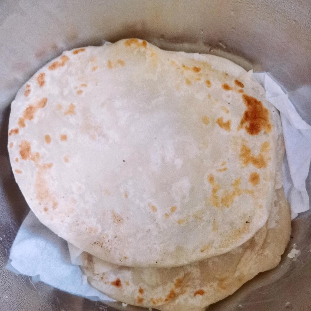 烙饼不硬的小窍门 掌握了你也能看出柔软多层凉了不硬的小油饼