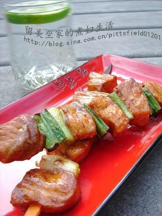 葱香三文鱼烤串的做法