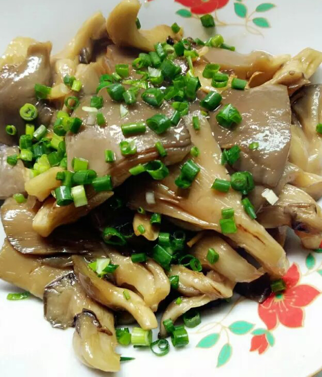 蚝油焖平菇
