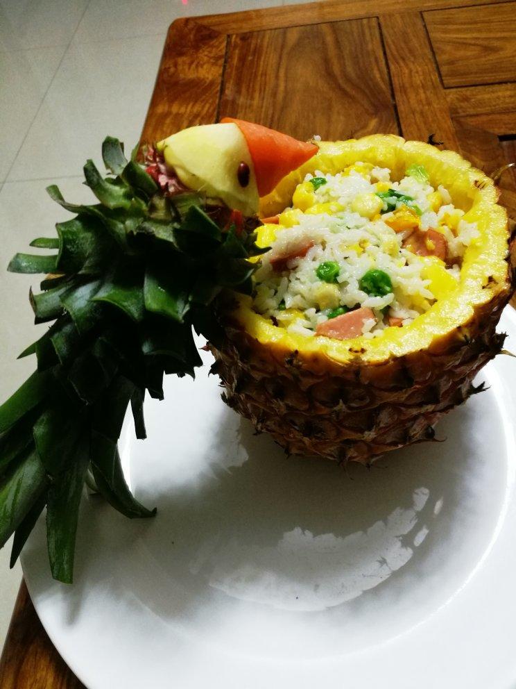 鸟语花香菠萝炒饭