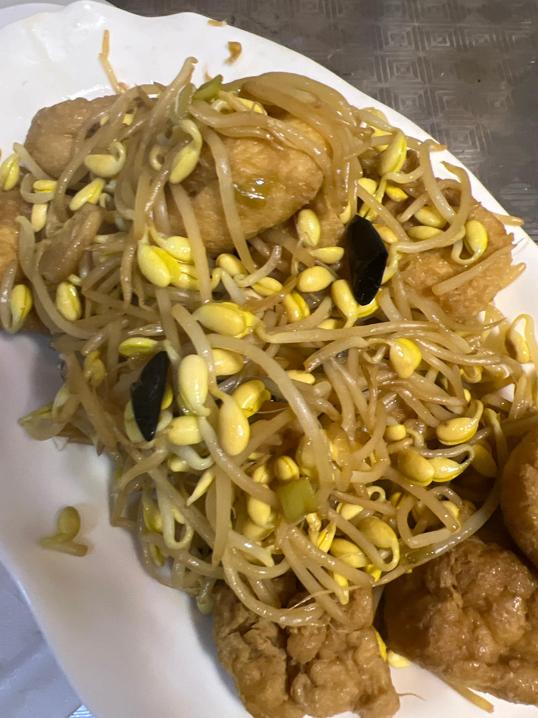 黄豆芽炒油豆腐