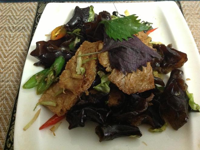 紫苏炒素肉的做法
