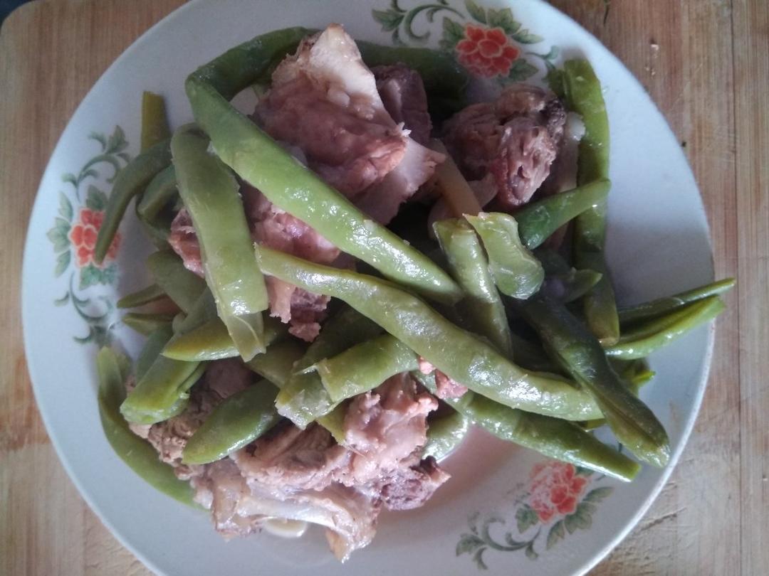 东北大锅芸豆炖大骨头